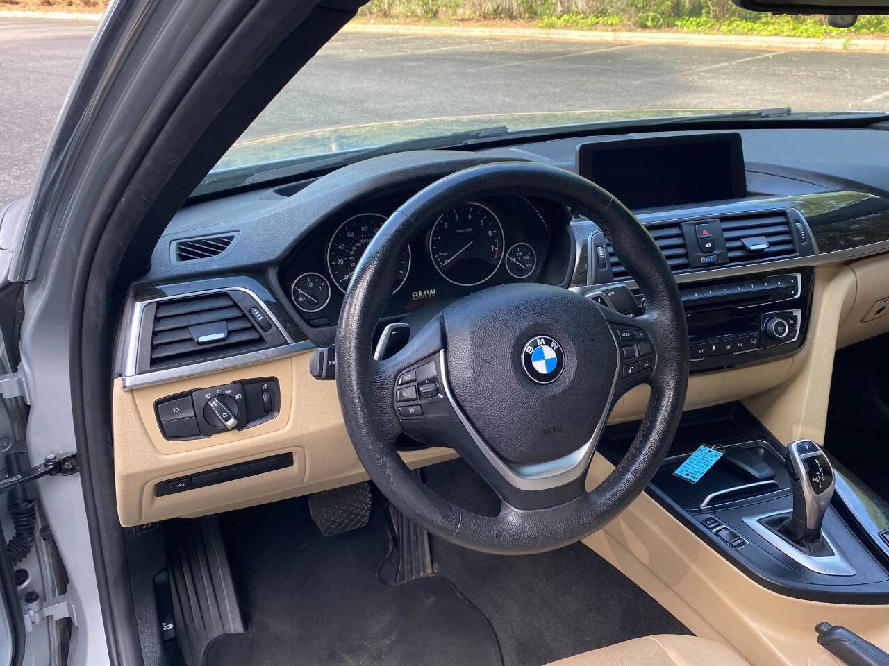 Used 2018 BMW 330i xDrive Sedan AWD/4WD image 11