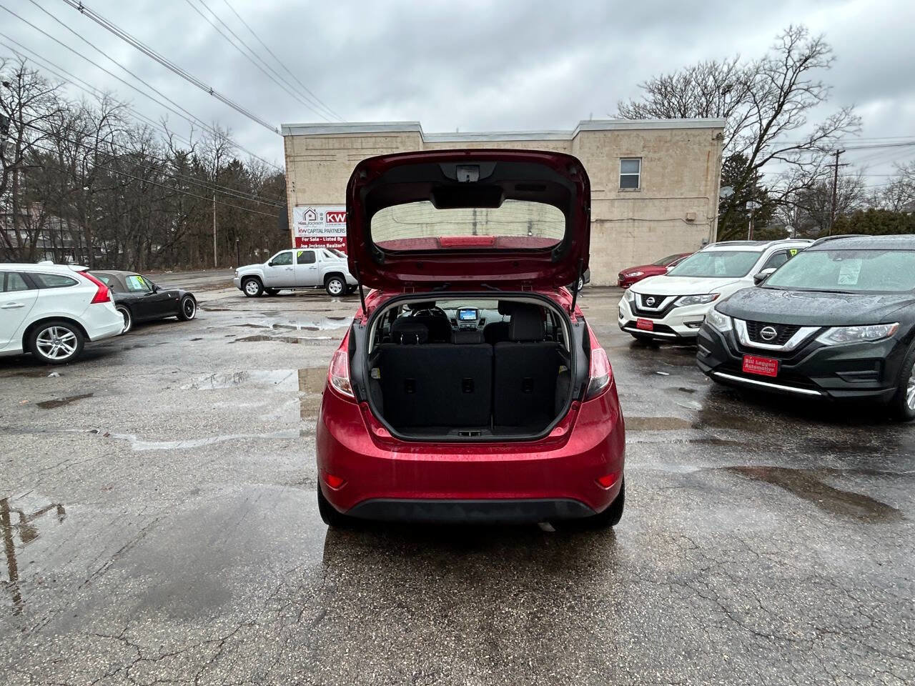 Used 2016 Ford Fiesta SE w/ Equipment Group 201A image 11