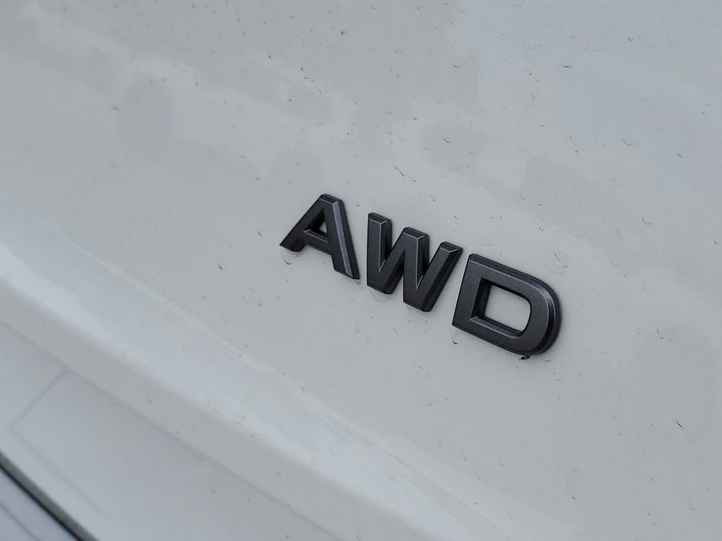 Used 2024 Nissan Rogue S AWD/4WD image 6