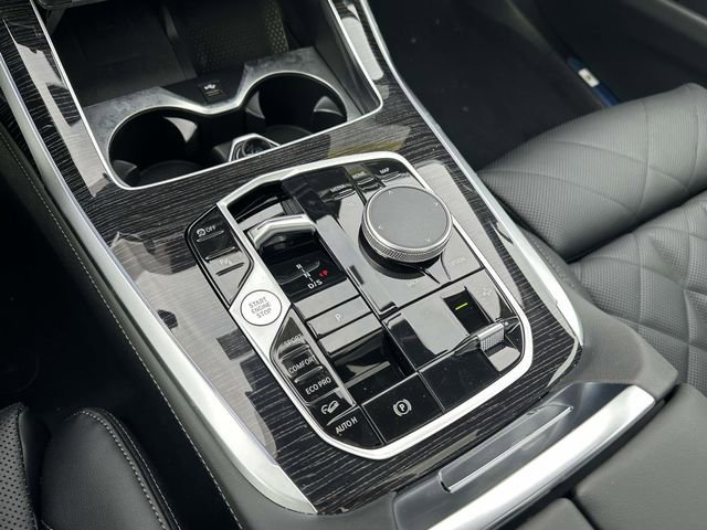 New 2026 BMW X7 xDrive40i w/ M Sport Package image 17