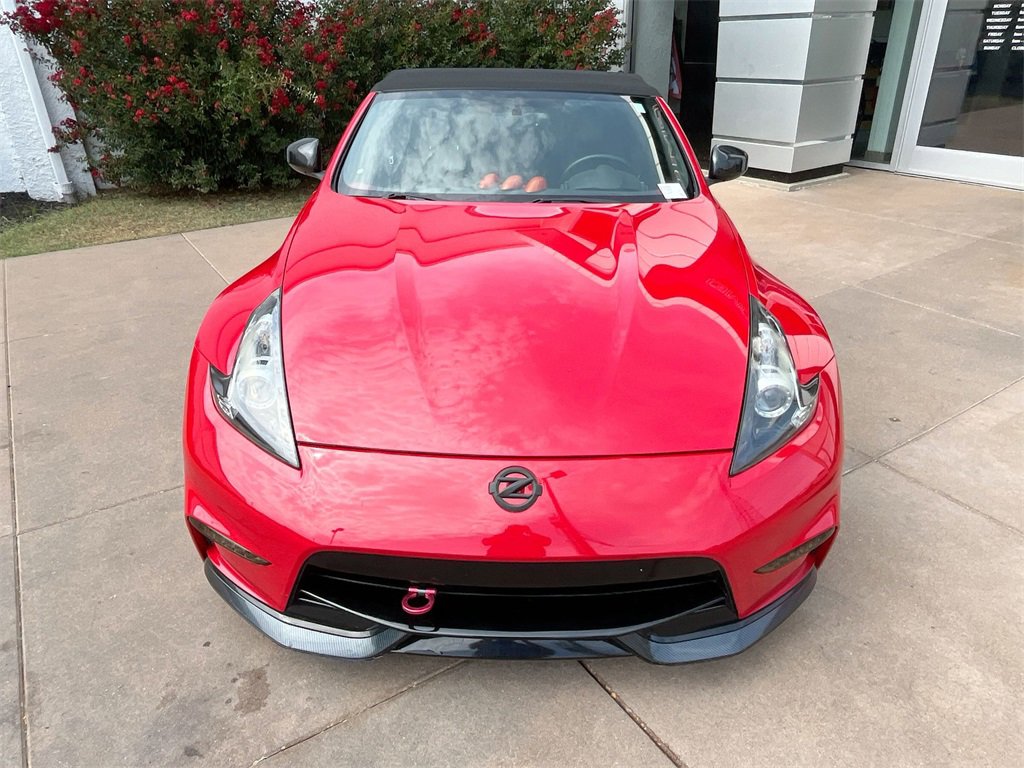Used 2018 Nissan 370Z Touring Sport image 2