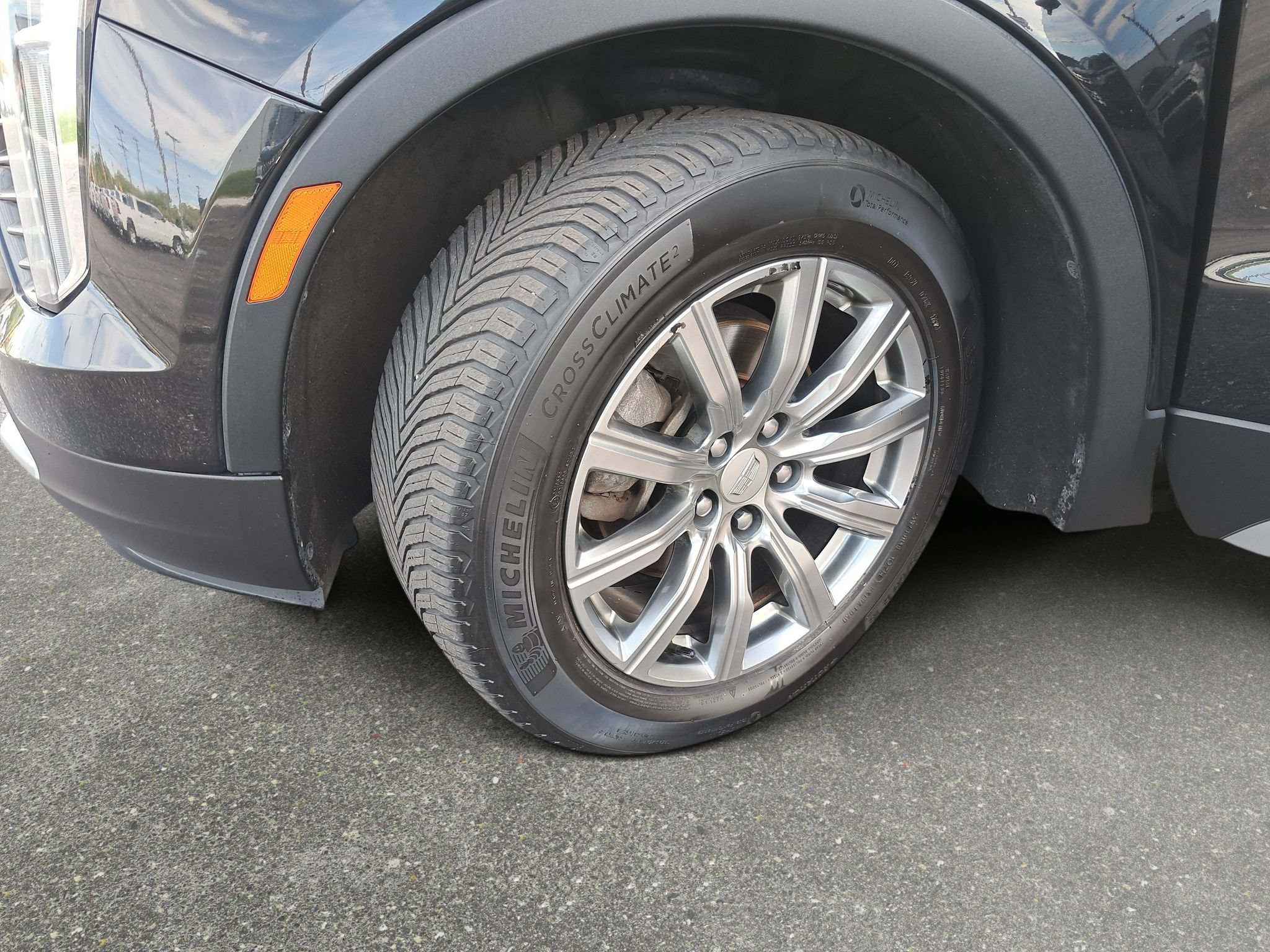 Used 2019 Cadillac XT4 Premium Luxury AWD/4WD image 32