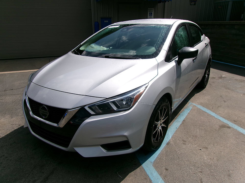 Used 2021 Nissan Versa S FWD image 1