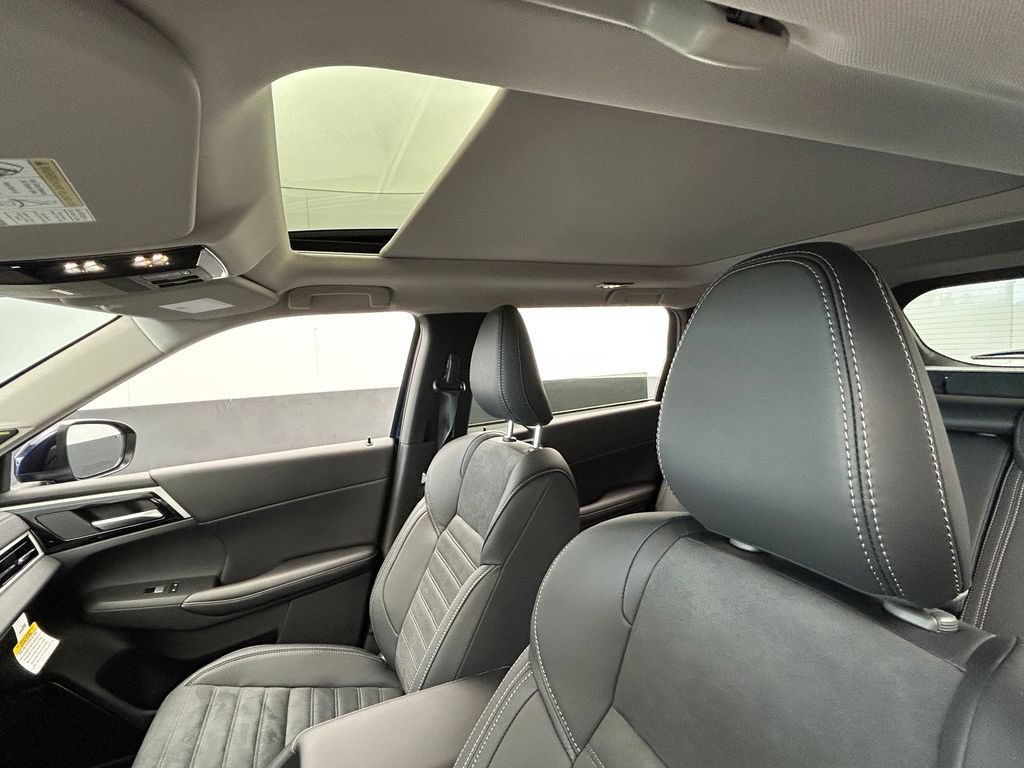 New 2026 Mitsubishi Outlander SE FWD image 12