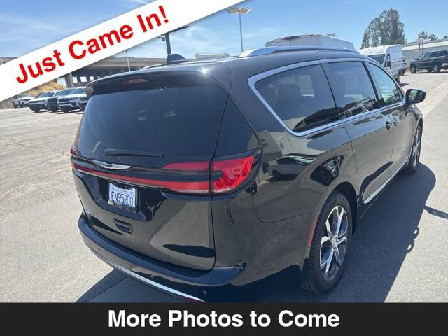 Used 2026 Chrysler Pacifica Pinnacle FWD image 6