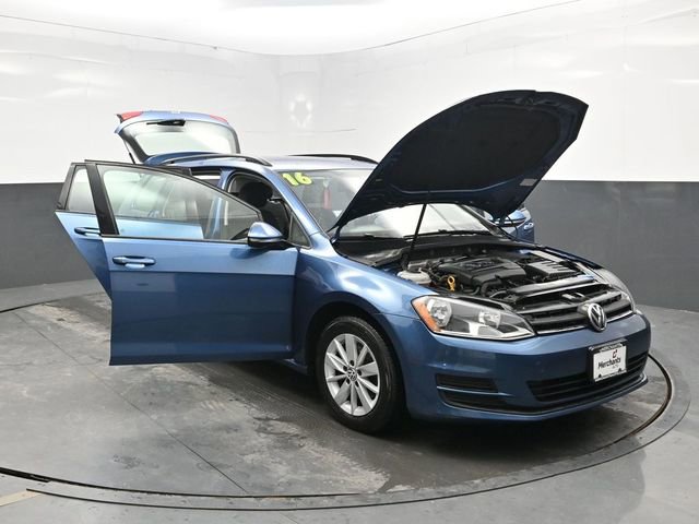 Used 2016 Volkswagen Golf S FWD image 40