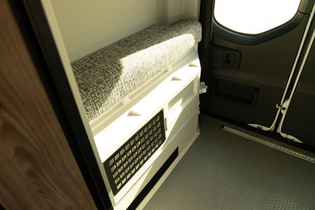 Used 2023 Mercedes-Benz Sprinter 2500 image 65