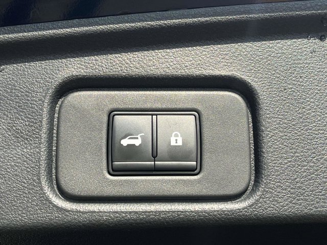 Used 2024 Nissan Pathfinder Platinum FWD image 23