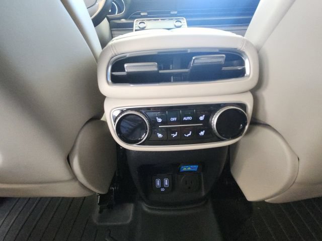 Used 2021 Genesis GV80 3.5T w/ Prestige Package 07 AWD/4WD image 39