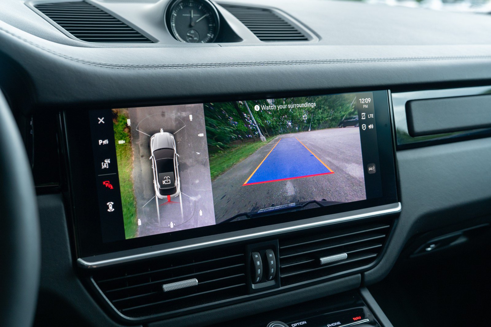 Certified 2023 Porsche Cayenne GTS AWD/4WD image 29
