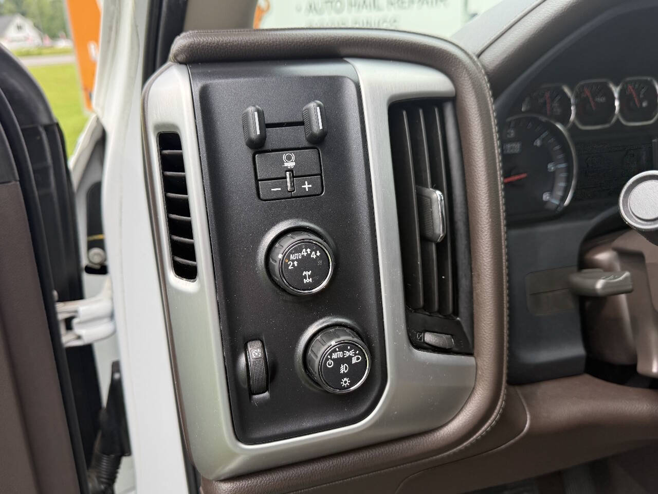 Used 2018 GMC Sierra 1500 SLT AWD/4WD image 18