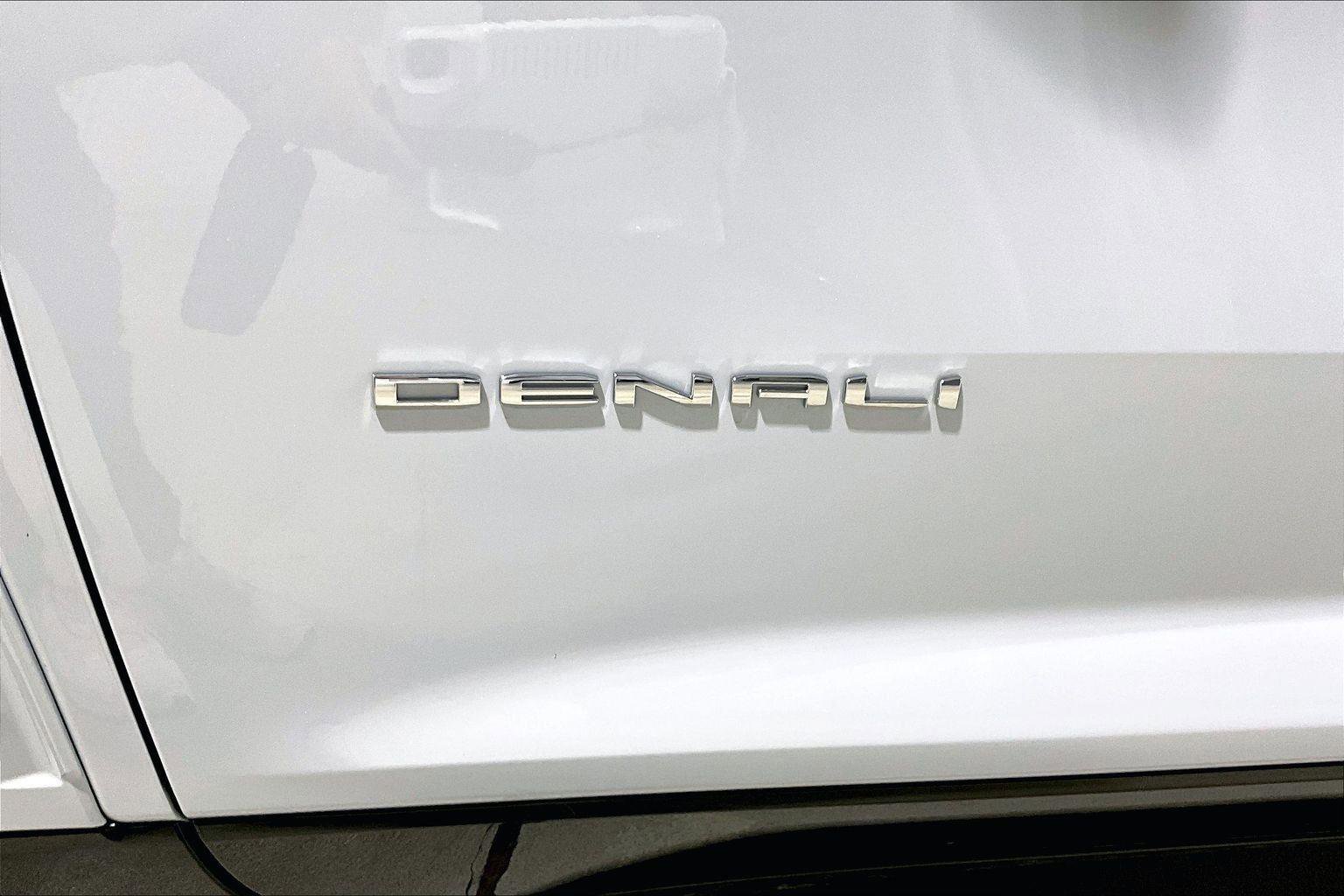 New 2026 GMC Acadia Denali w/ Super Cruise Package image 10