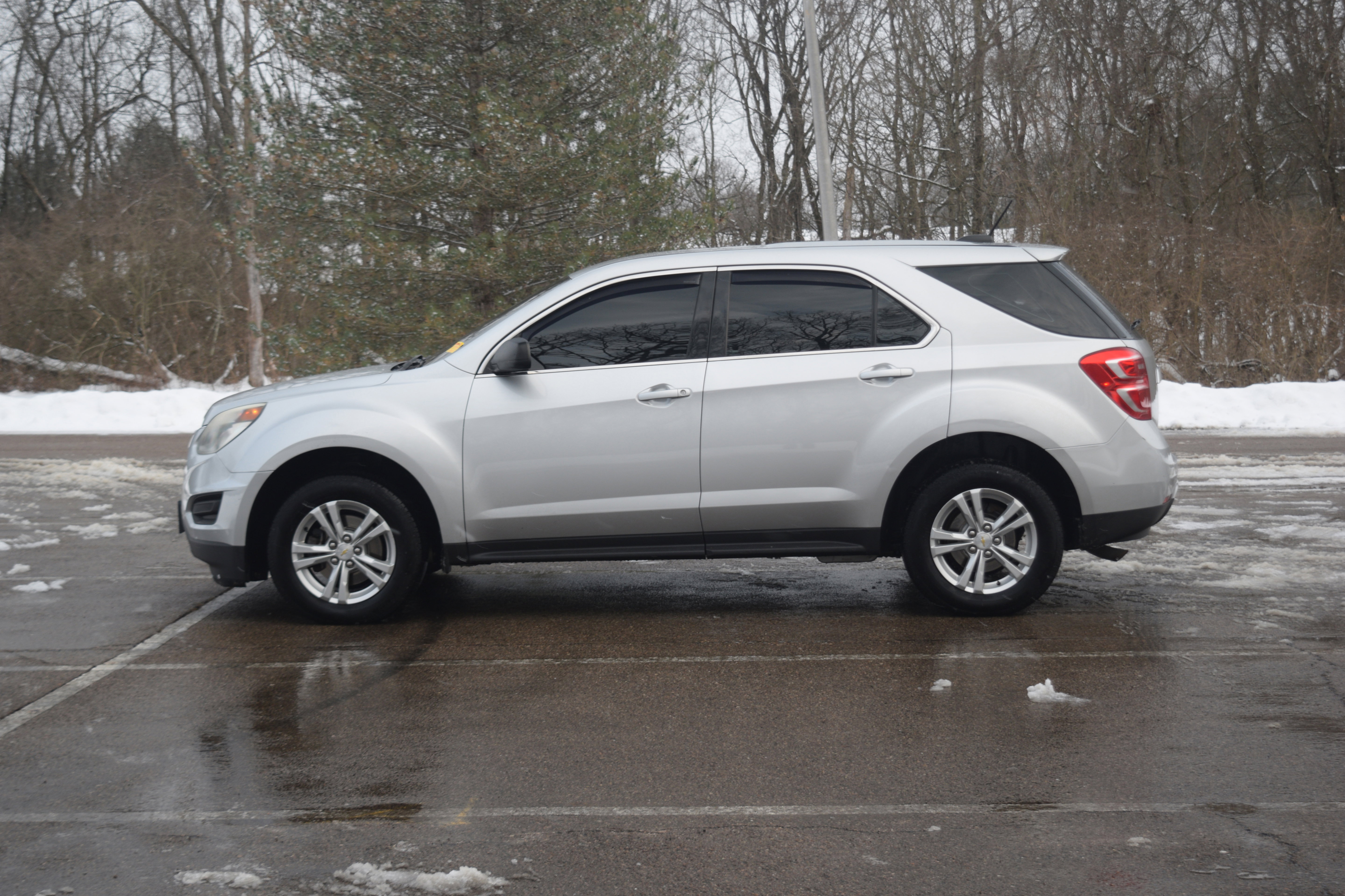 Used 2017 Chevrolet Equinox LS image 21