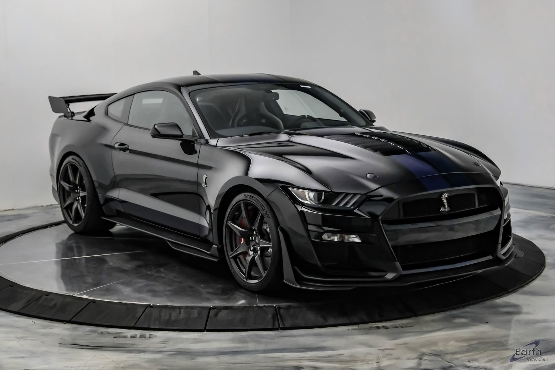 Used 2021 Ford Mustang Shelby GT500 w/ Carbon Fiber Track Pack RWD image 27