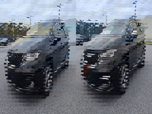 Used 2022 Chrysler Pacifica Limited image 9