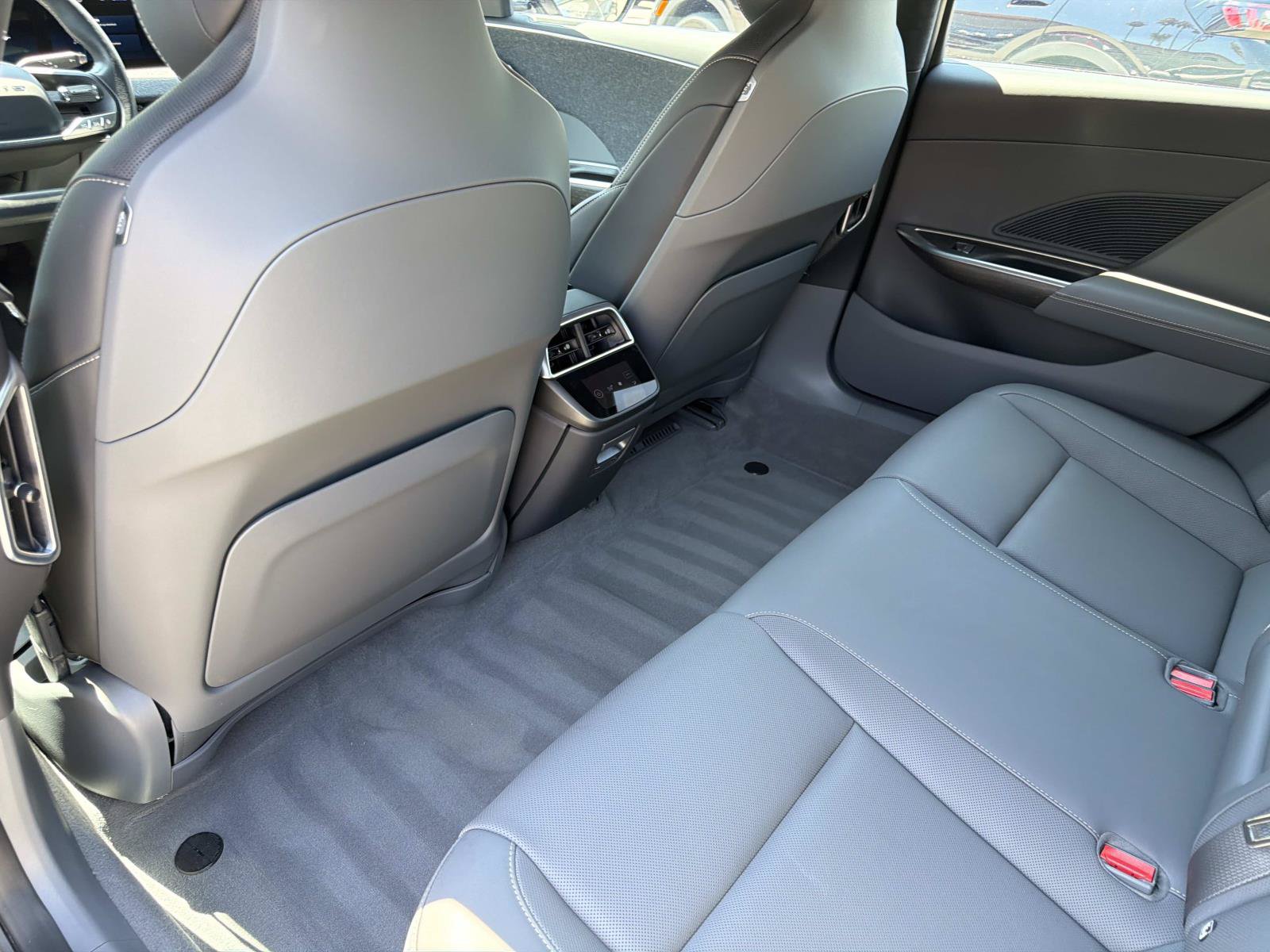 Used 2024 Lucid Air Touring AWD/4WD image 11