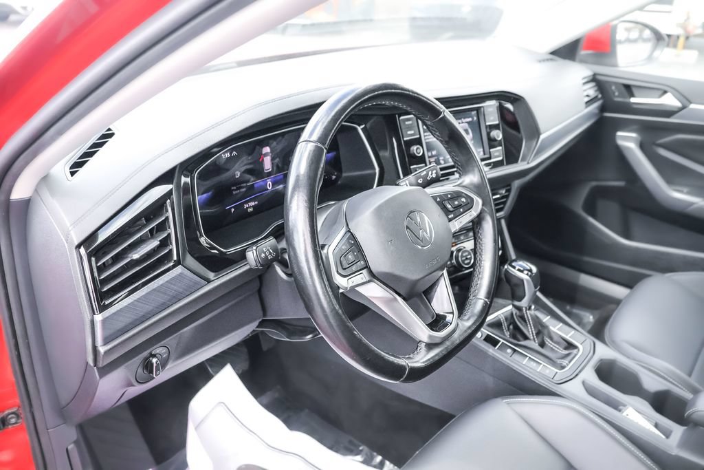 Certified 2023 Volkswagen Jetta SE FWD image 3