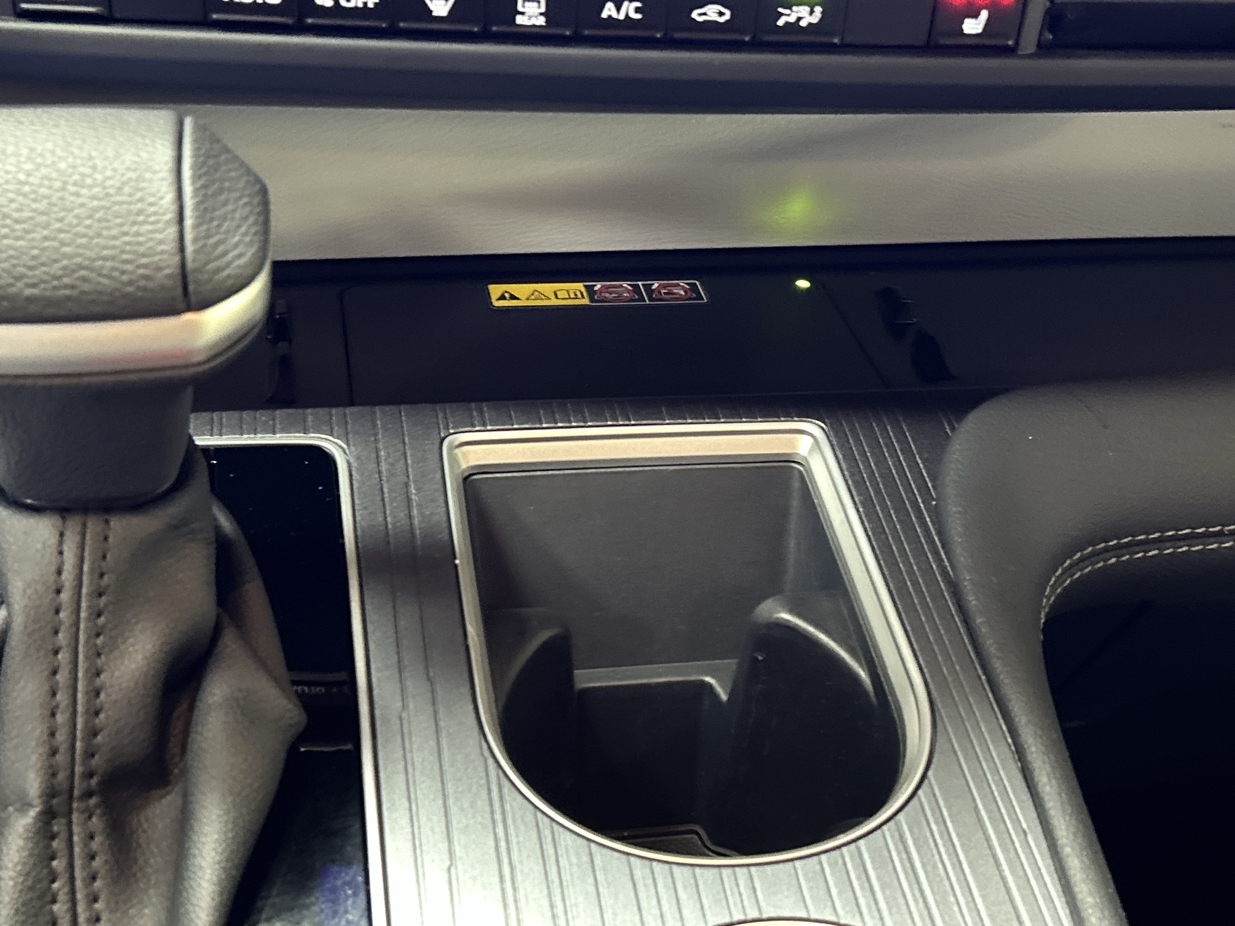 Certified 2025 Toyota Sienna XLE FWD image 24