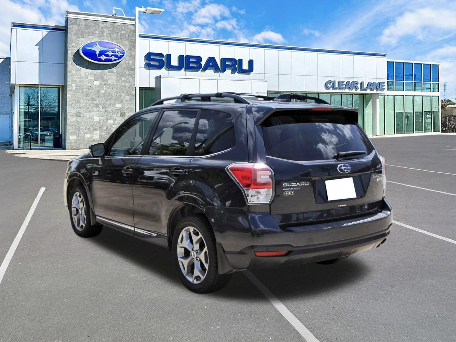 Used 2017 Subaru Forester 2.5i Touring AWD/4WD image 4
