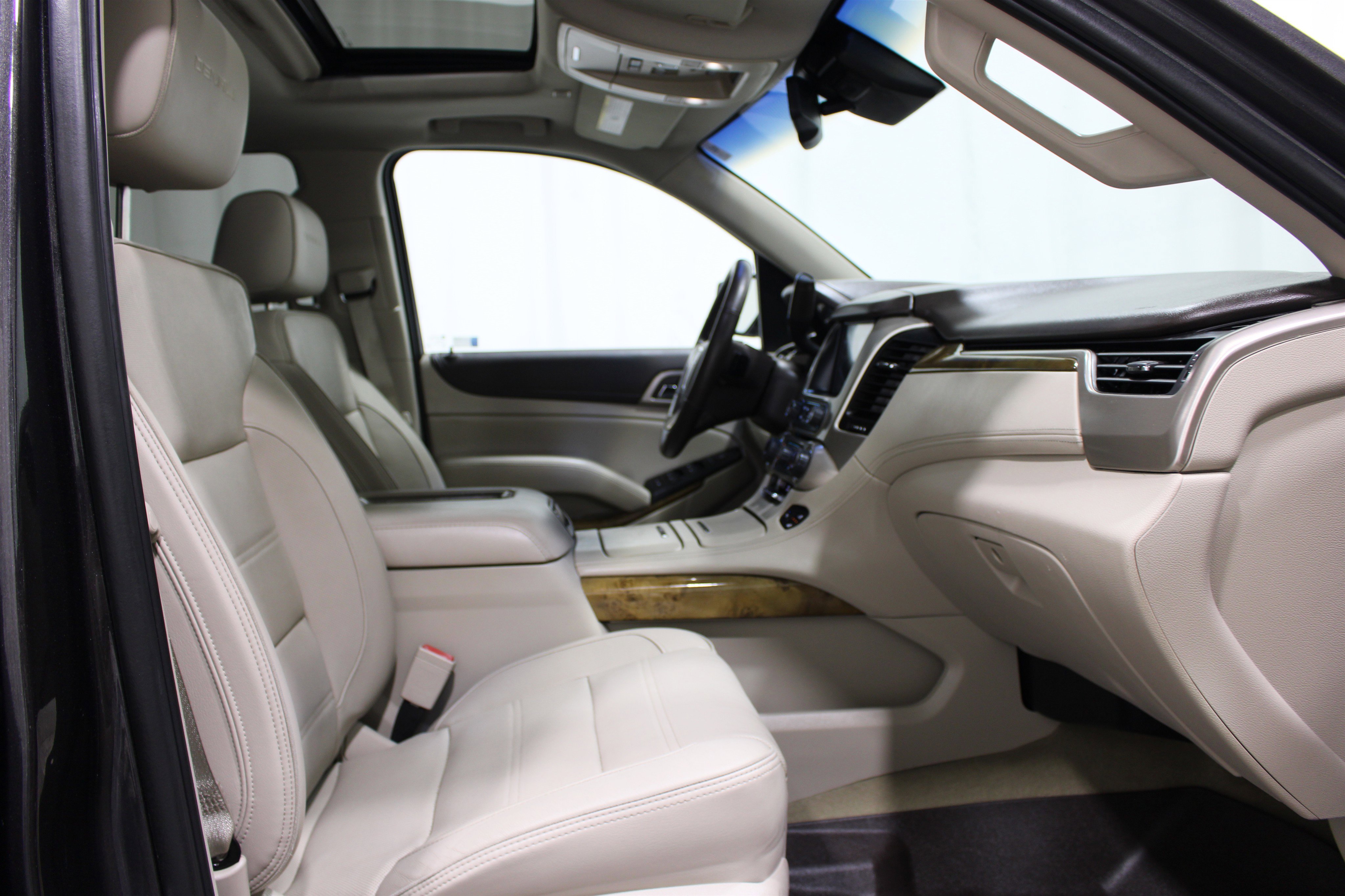 Used 2017 GMC Yukon XL Denali w/ Open Road Package image 31