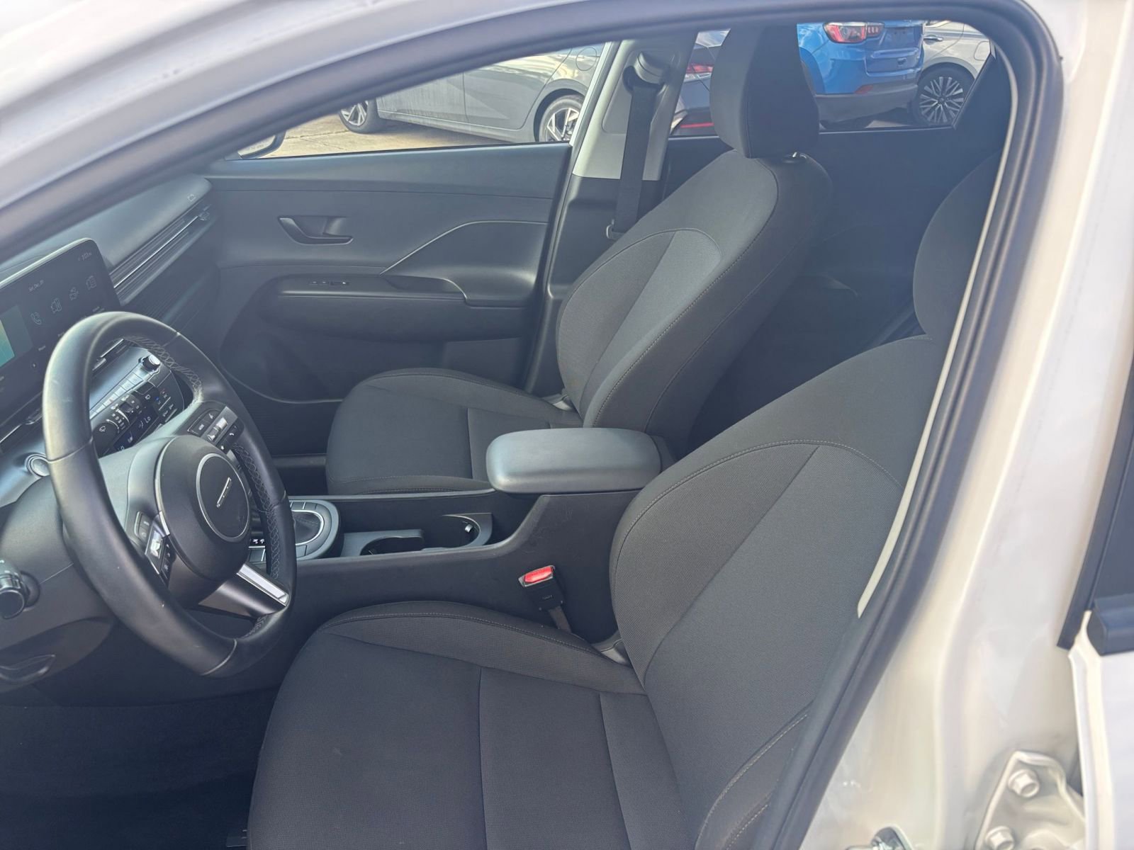 Used 2025 Hyundai Kona SEL image 34