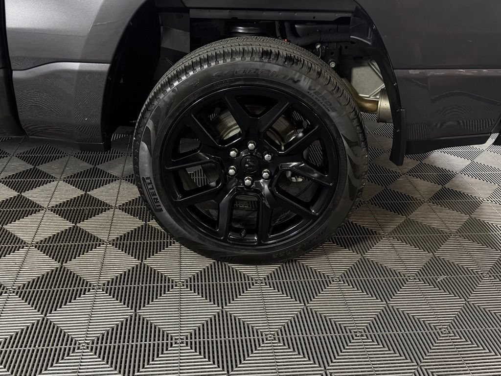 Used 2024 RAM 1500 Laramie AWD/4WD image 12
