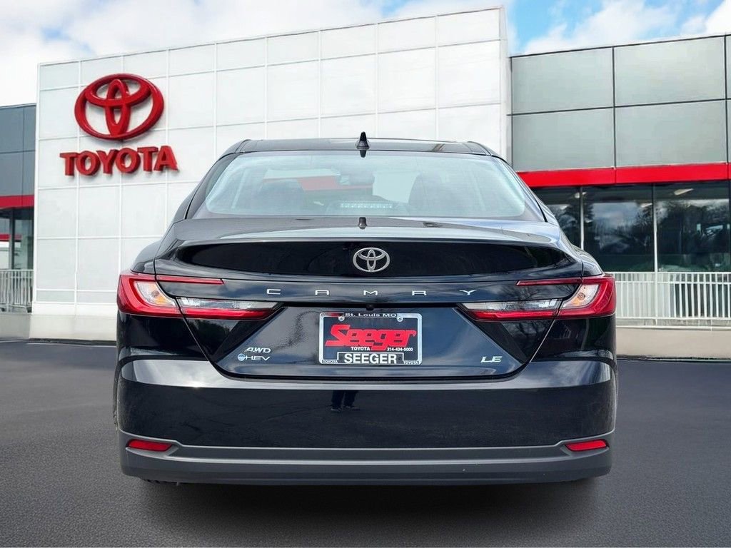 Used 2025 Toyota Camry LE w/ Convenience Package image 5