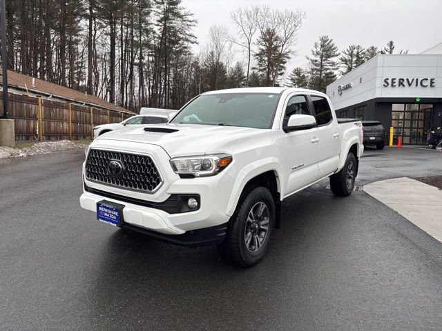 Used 2018 Toyota Tacoma TRD Sport w/ Technology Package image 3