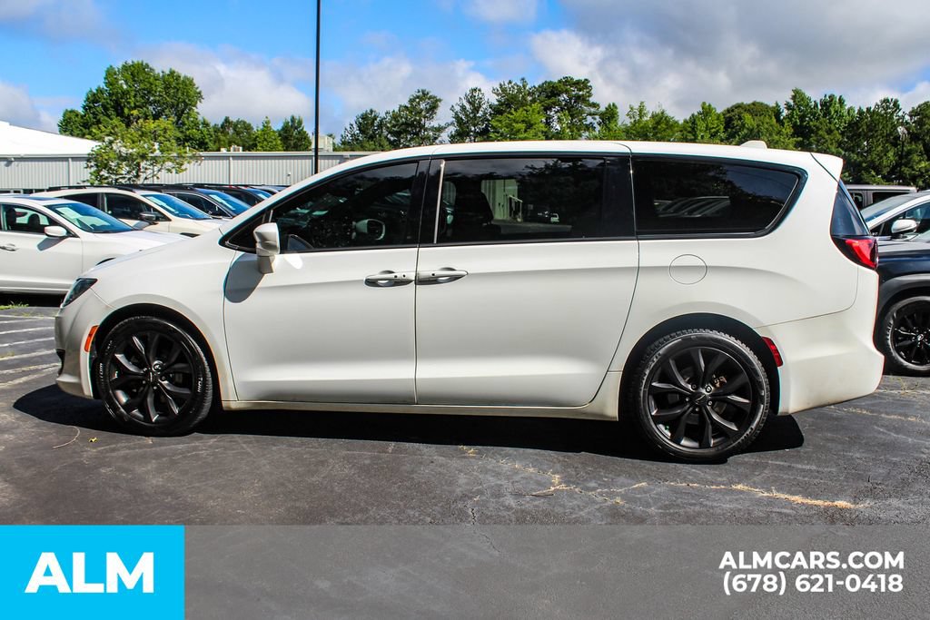Used 2019 Chrysler Pacifica Touring Plus w/ S Appearance Package FWD image 6