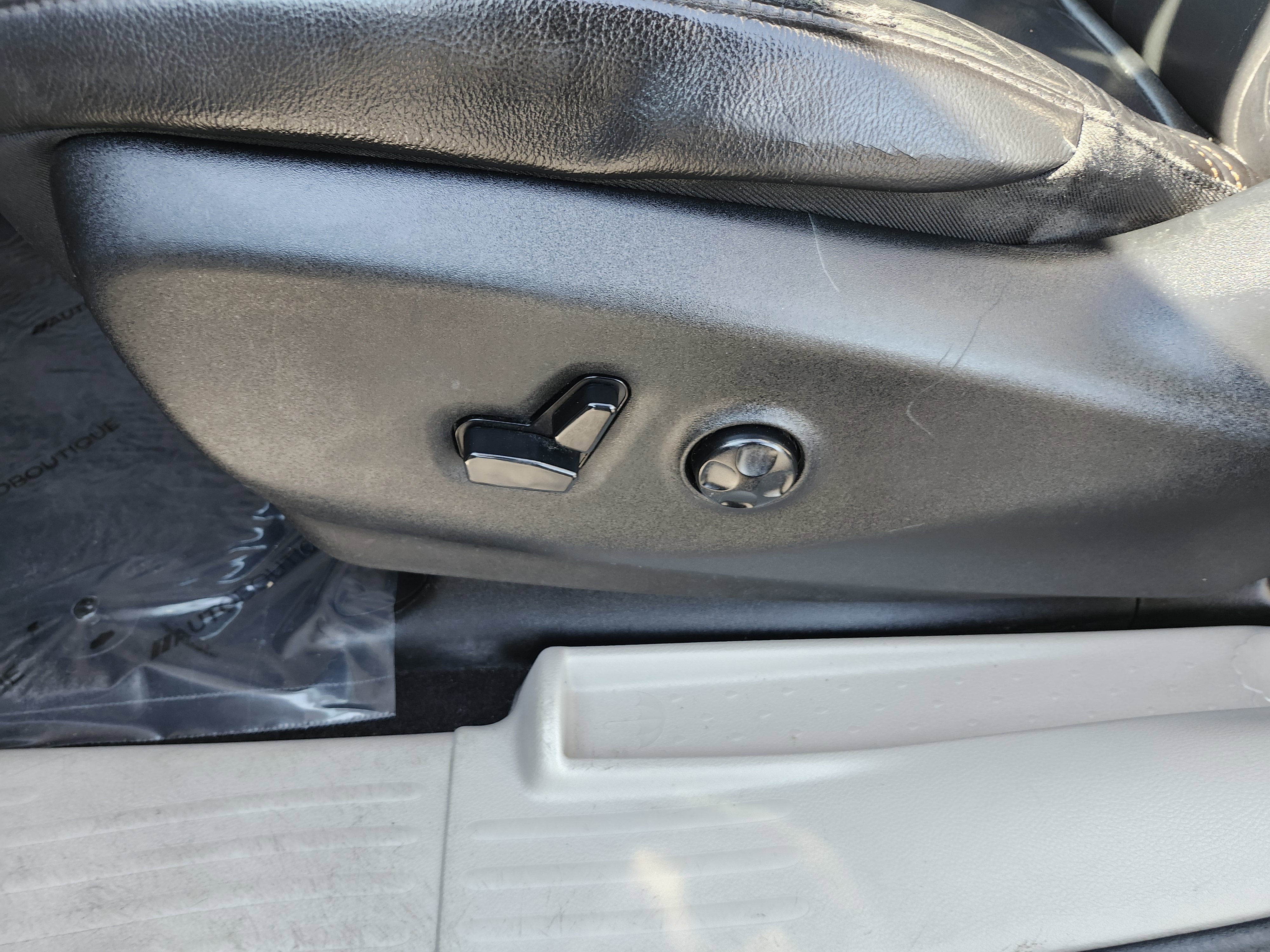 Used 2017 Chrysler Pacifica Touring-L image 22