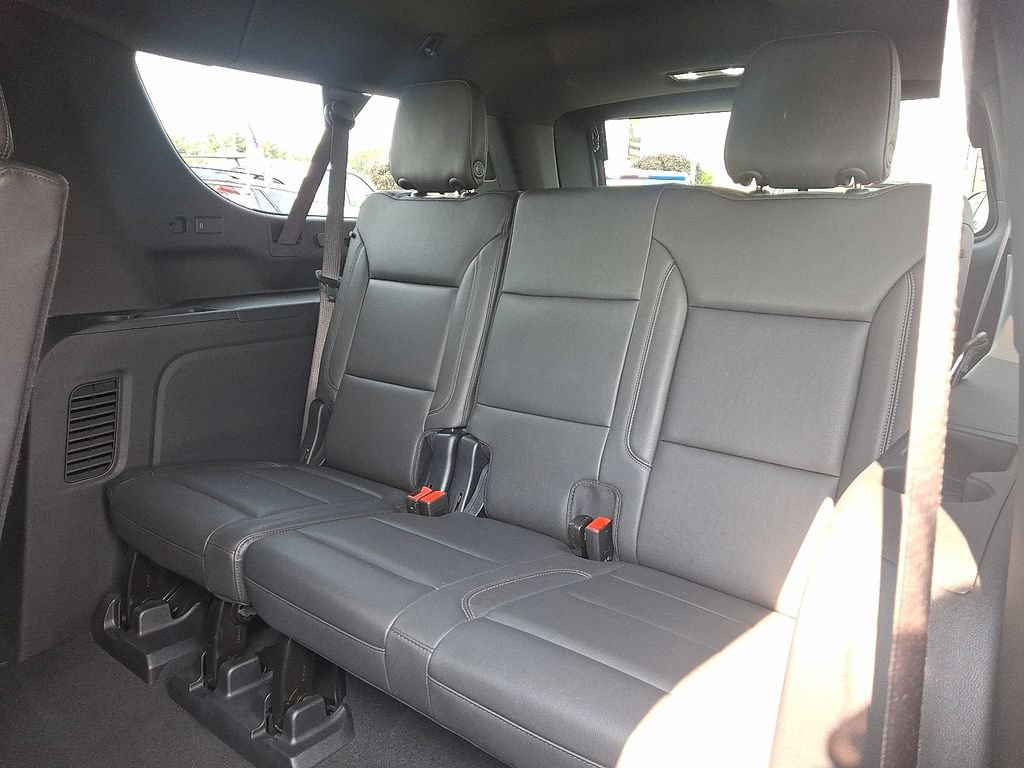 Certified 2025 Chevrolet Suburban LT AWD/4WD image 11