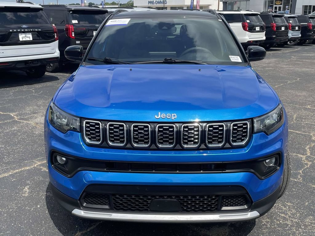 Used 2025 Jeep Compass Limited AWD/4WD image 8
