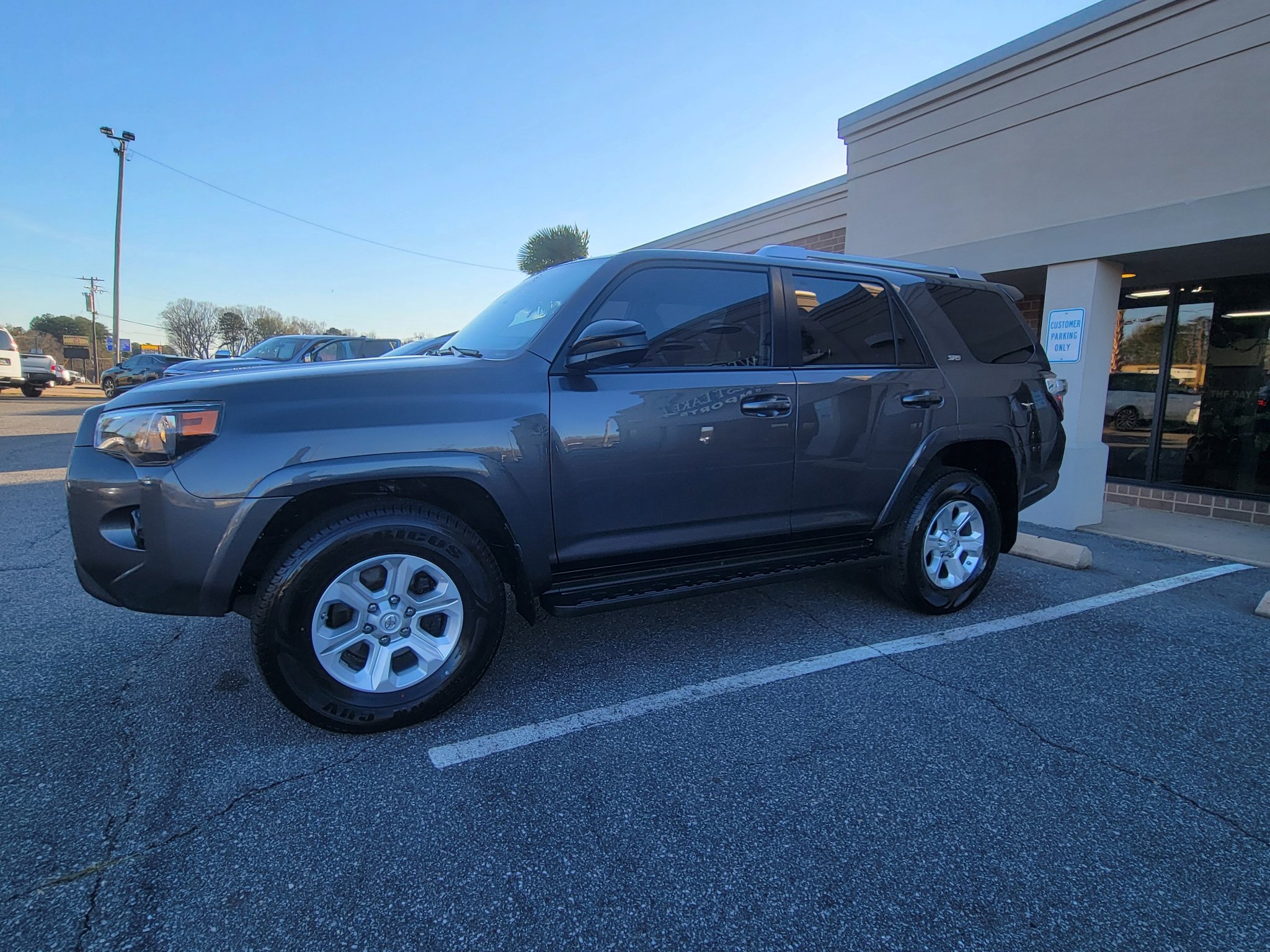 Used 2018 Toyota 4Runner SR5 image 7
