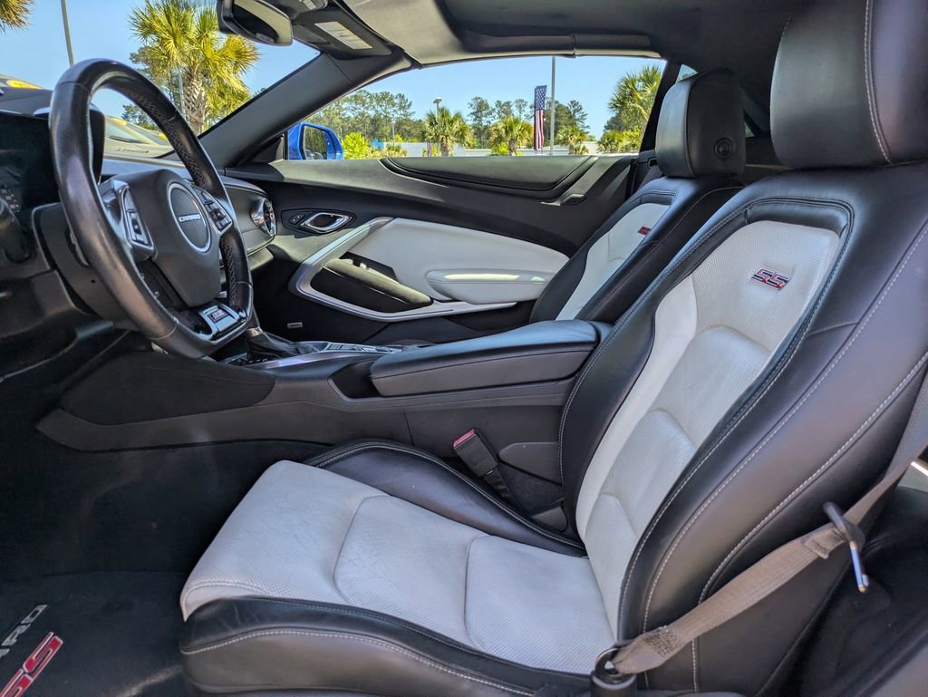 Used 2016 Chevrolet Camaro SS image 27