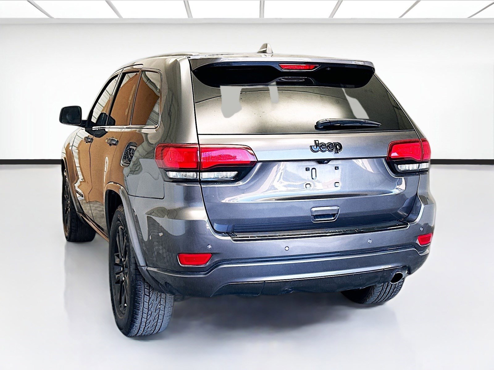 Used 2018 Jeep Grand Cherokee Altitude image 6