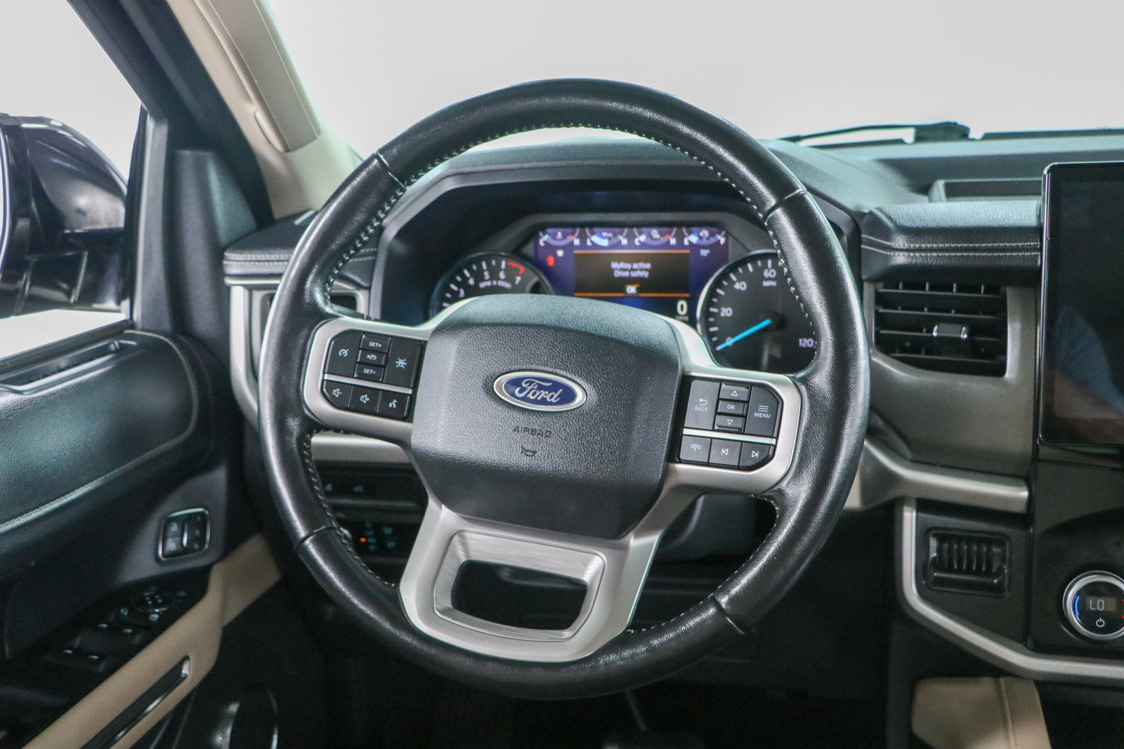 Used 2024 Ford Expedition XLT RWD image 13