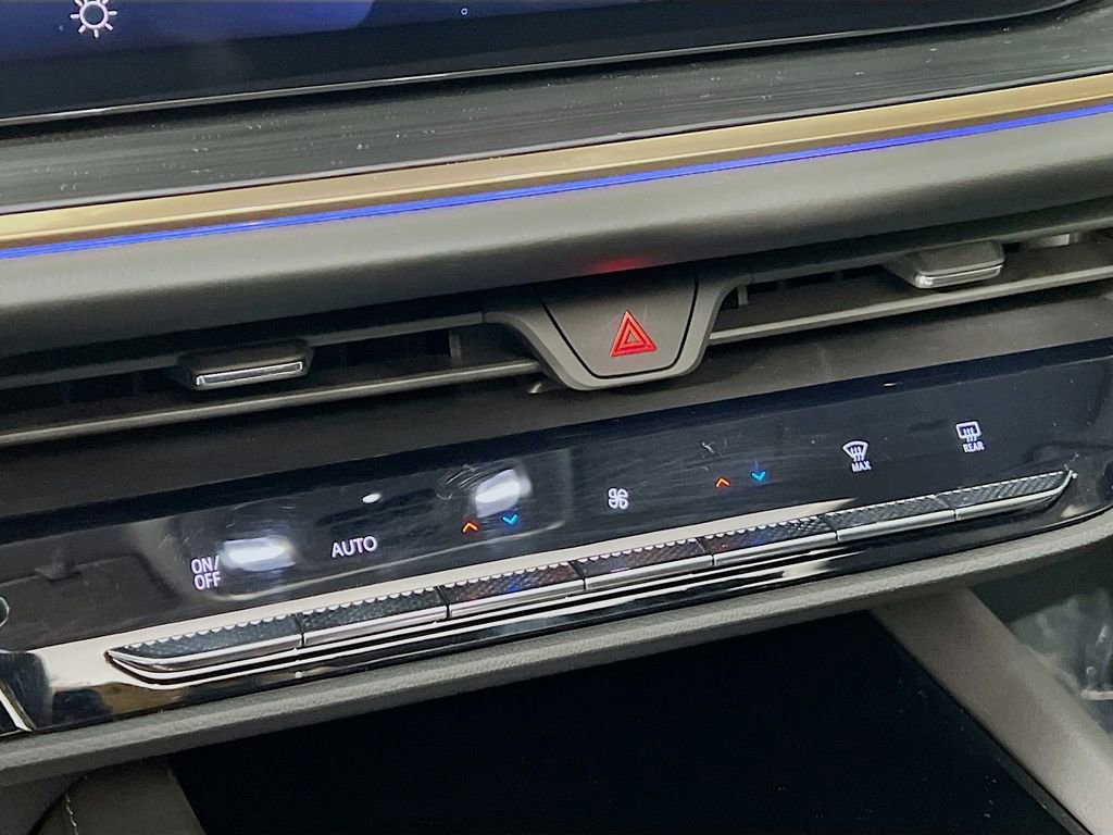 Used 2025 Buick Envision Avenir image 15