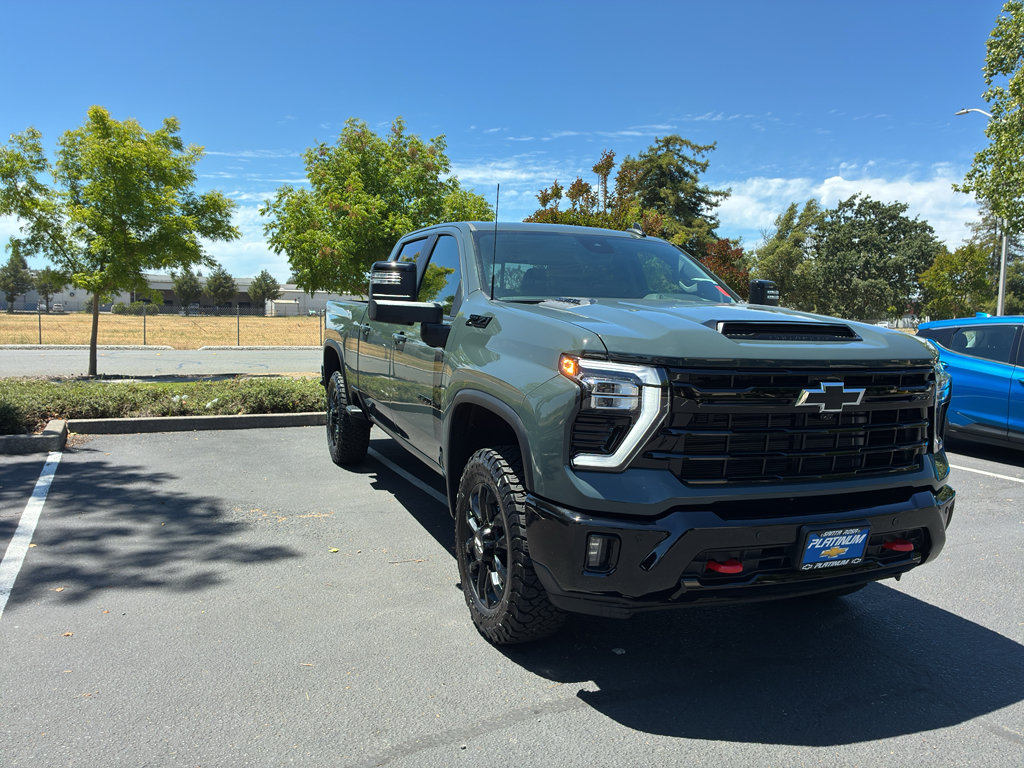 Used 2025 Chevrolet Silverado 2500 LT w/ Trail Boss Package AWD/4WD image 9