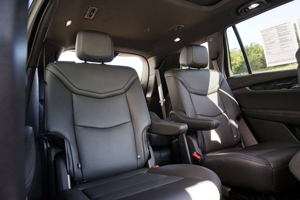 Used 2025 Cadillac XT6 Premium Luxury image 38