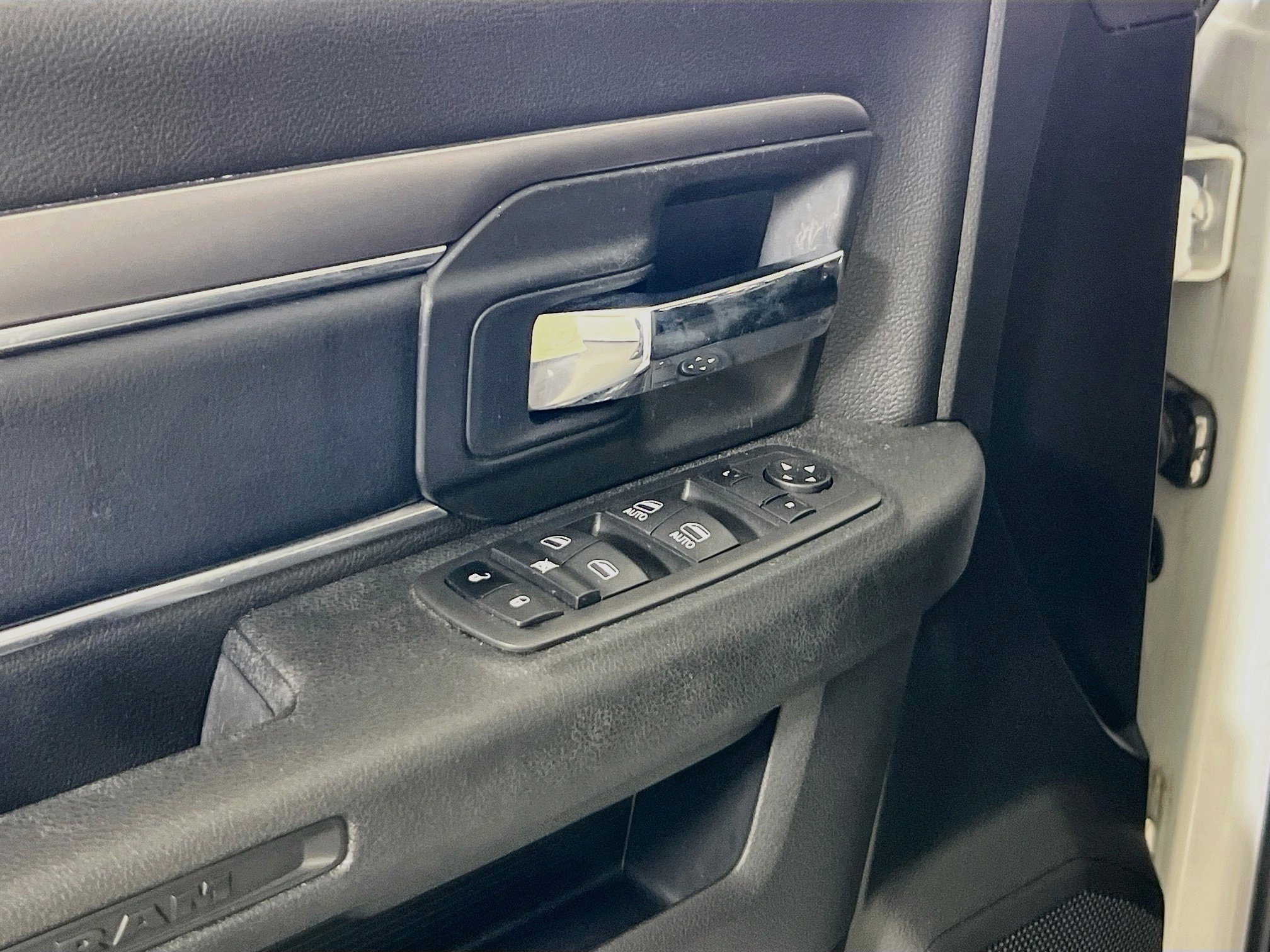 Used 2022 RAM 1500 Classic Warlock w/ Utility Group AWD/4WD image 17