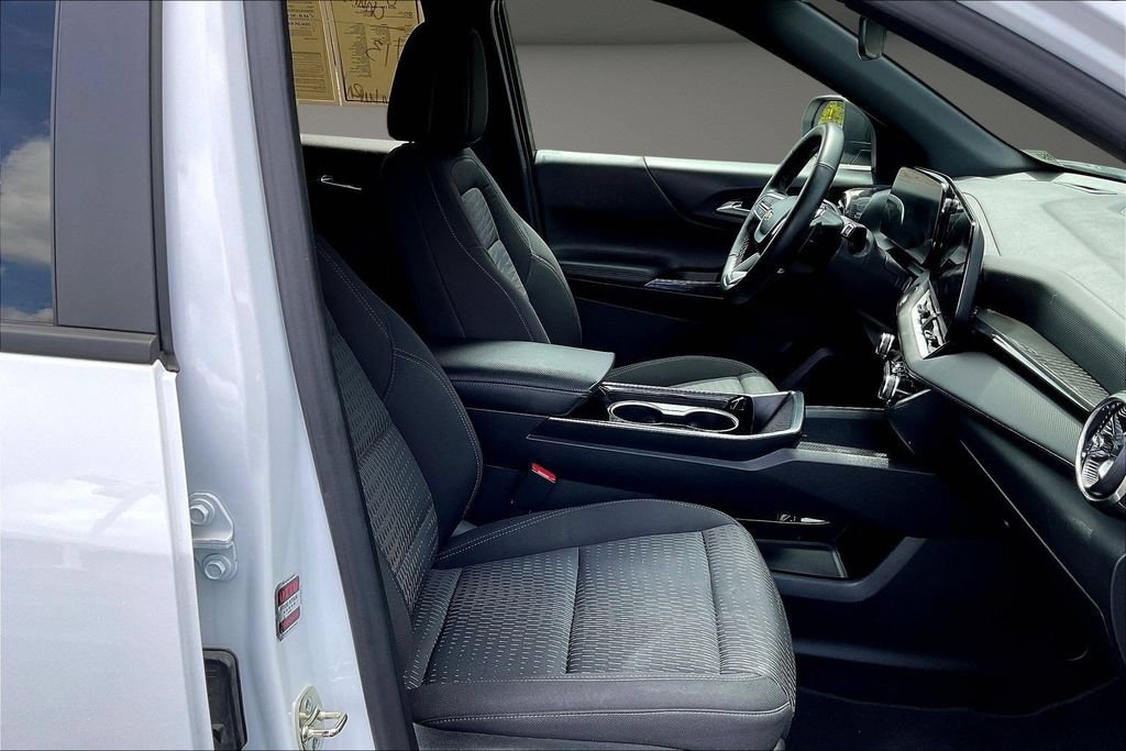 Used 2025 Chevrolet Equinox LT FWD image 32