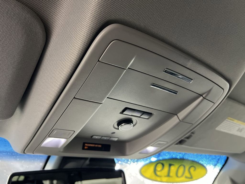 Used 2019 Chevrolet Suburban LT image 36