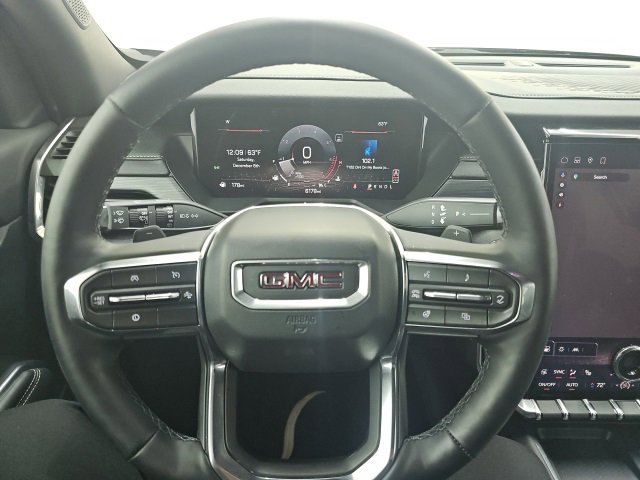 Used 2025 GMC Acadia Elevation image 9