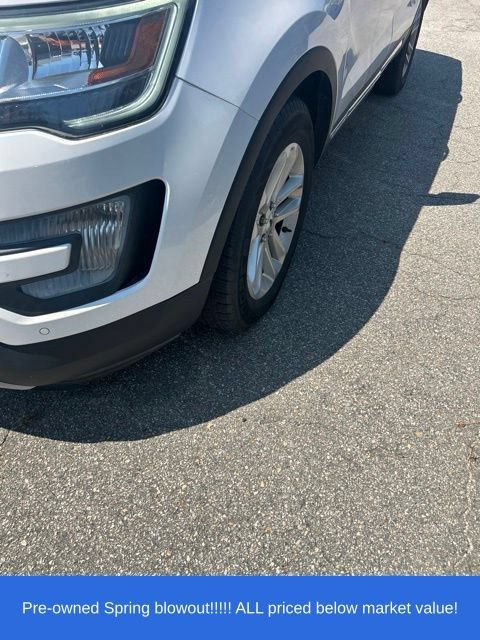 Used 2017 Ford Explorer XLT w/ Equipment Group 202A FWD image 16