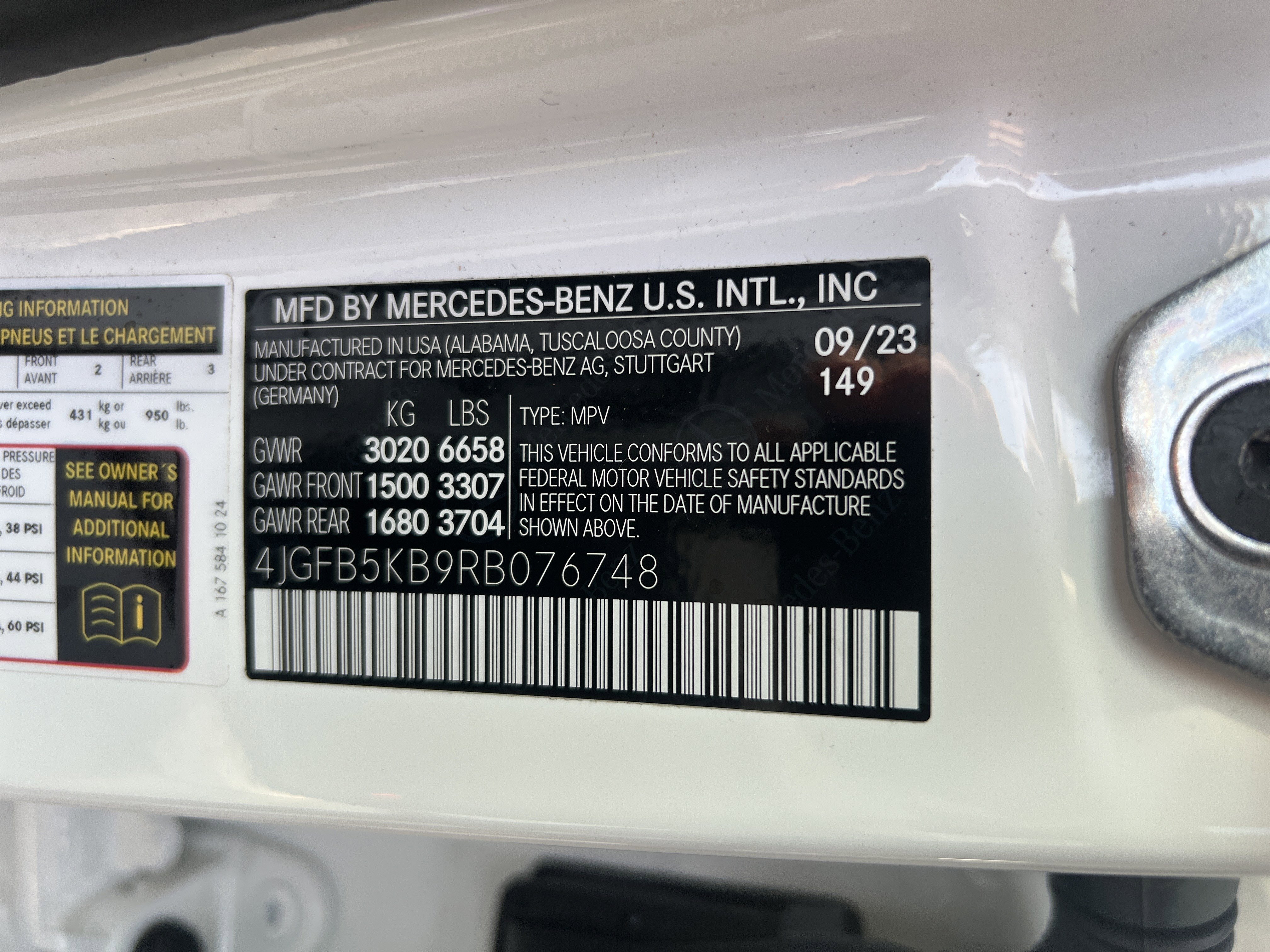 Certified 2024 Mercedes-Benz GLE 450 4MATIC image 37