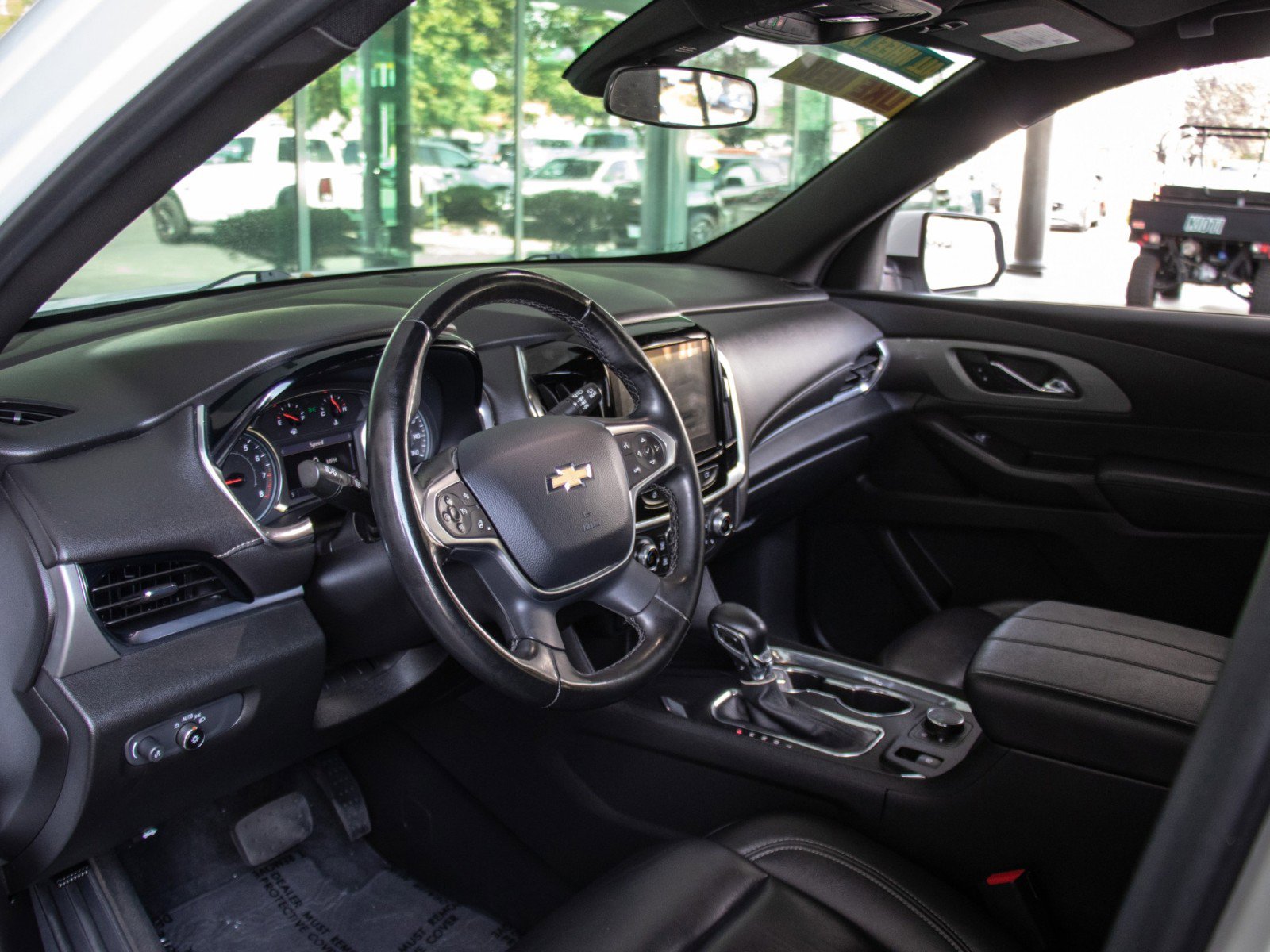 Used 2023 Chevrolet Traverse LT image 11