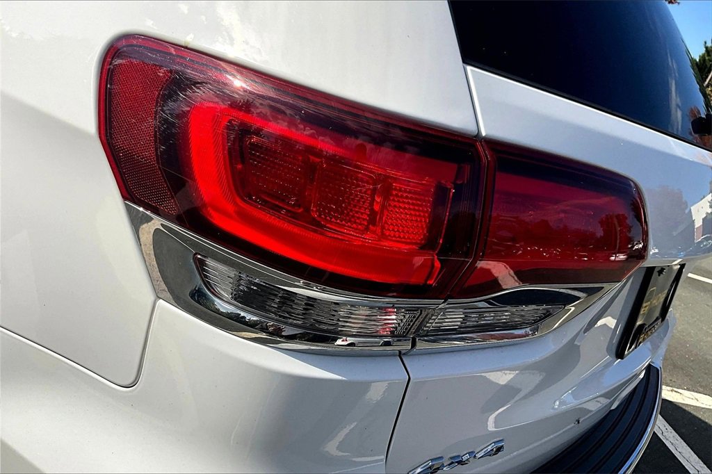 Used 2022 Jeep Grand Cherokee Limited image 20