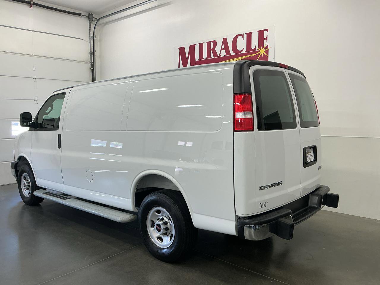 Used 2025 GMC Savana 2500 w/ Driver Convenience Package RWD image 4