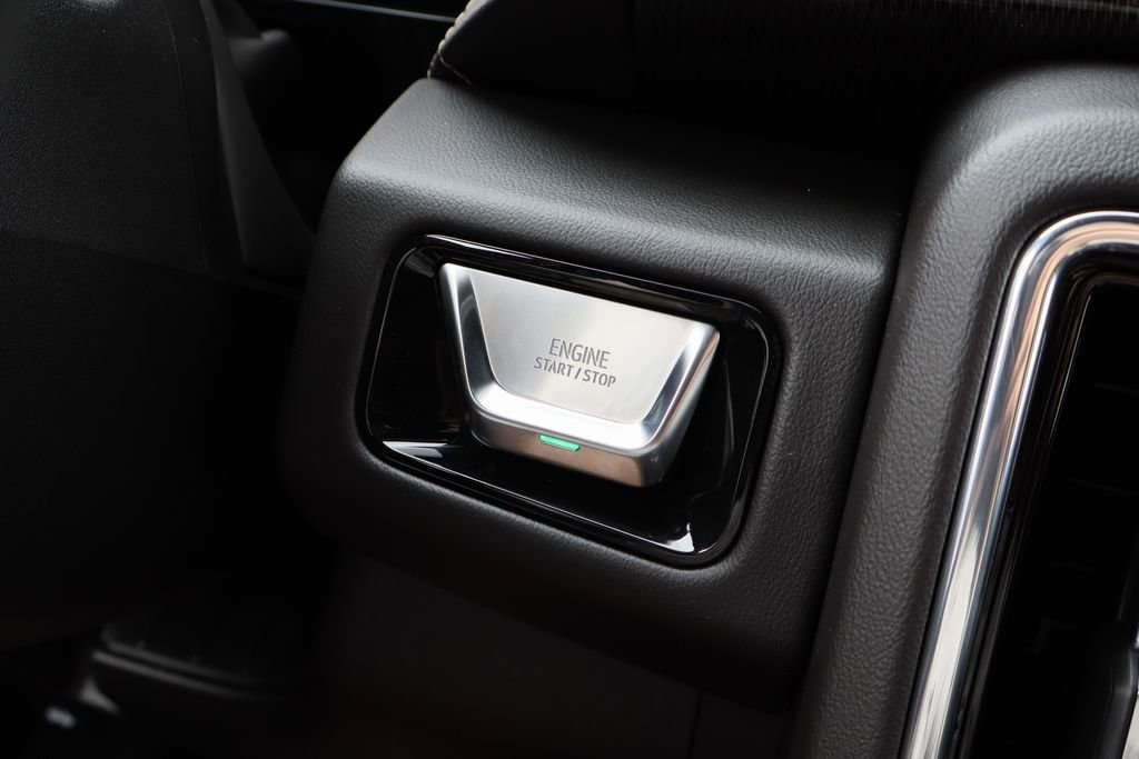 New 2026 GMC Yukon XL Elevation w/ Elevation Premium Package AWD/4WD image 19