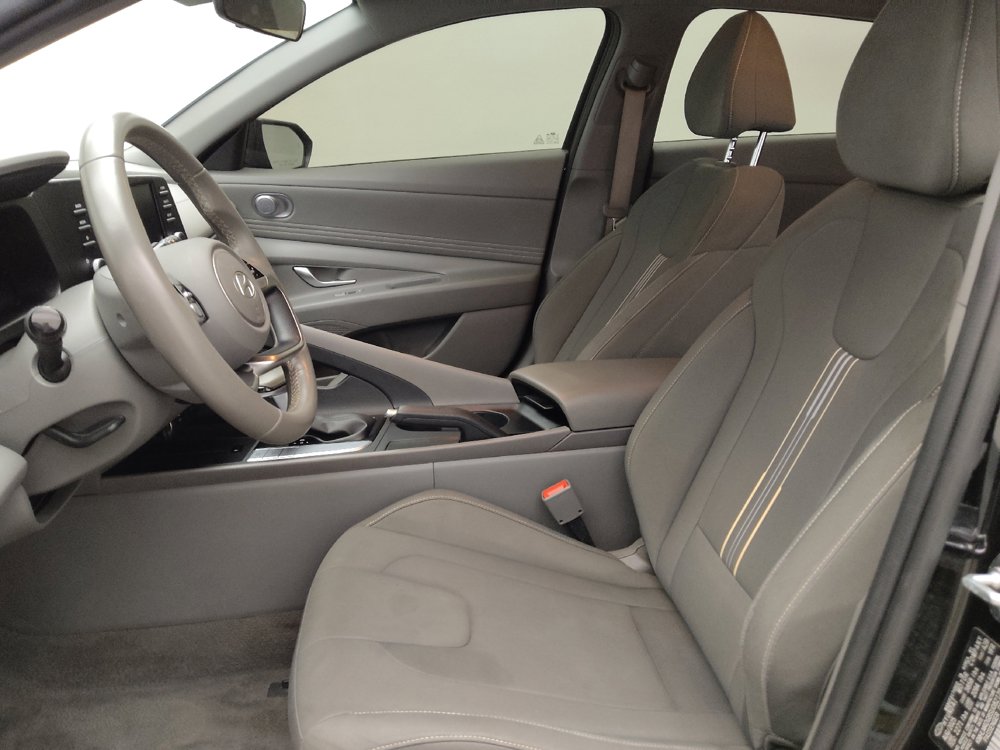 Used 2025 Hyundai Elantra Sport FWD image 17